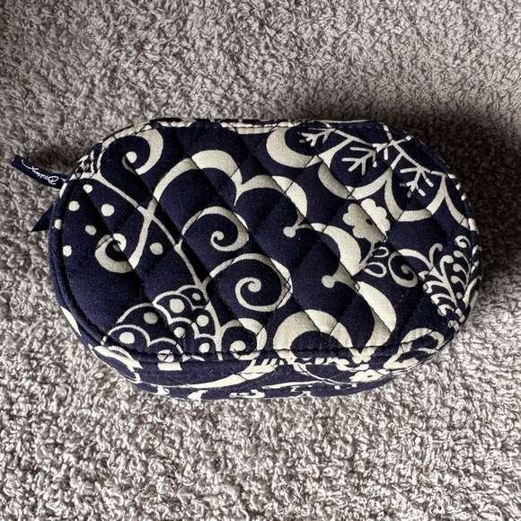 Vera Bradley Travel Jewelry Case . - Picture 3 of 9